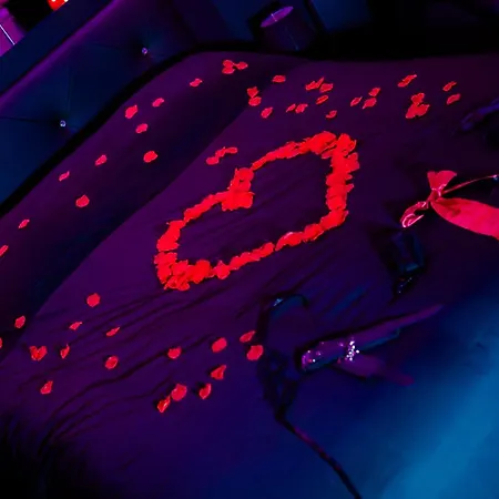 Villa La Cachette Secrete - à En Normandie Avec Balnéo Et Sauna Privatif Caen