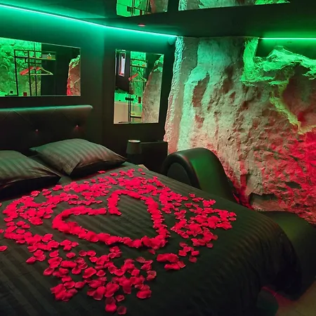 La Cachette Secrete - Maison Romantique Avec Balneo Et Sauna Privatif A En Normandie Вилла