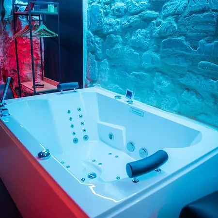 La Cachette Secrete - Maison Romantique Avec Balneo Et Sauna Privatif A En Normandie Villa Caen