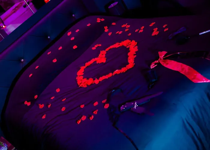 Vila La Cachette Secrete - Maison Romantique Avec Balneo Et Sauna Privatif A En Normandie Caen