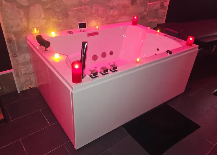 La Cachette Secrete - Maison Romantique Avec Balneo Et Sauna Privatif A En Normandie Vila *