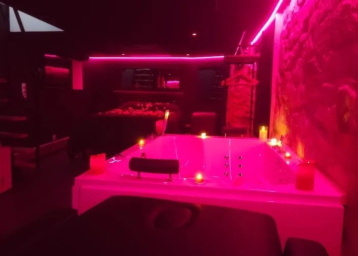 La Cachette Secrete - Maison Romantique Avec Balneo Et Sauna Privatif A En Normandie Vila Caen