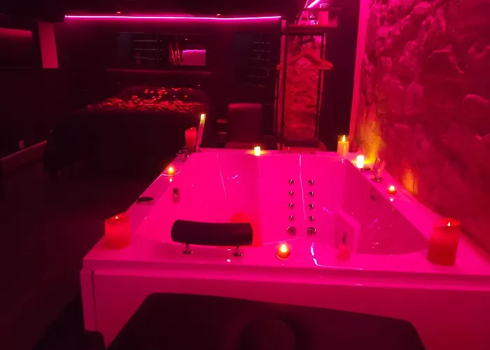 La Cachette Secrete - Maison Romantique Avec Balneo Et Sauna Privatif A En Normandie Vila