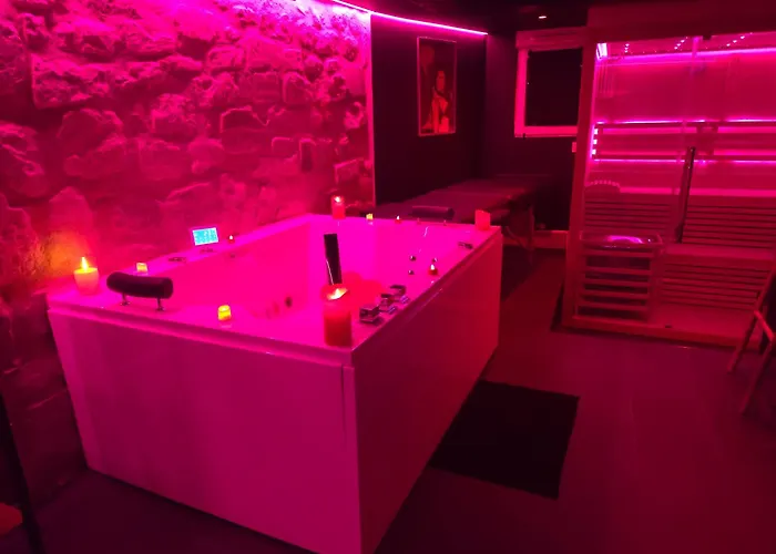 La Cachette Secrete - Maison Romantique Avec Balneo Et Sauna Privatif A En Normandie Caen