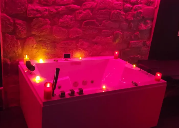 La Cachette Secrete - Maison Romantique Avec Balneo Et Sauna Privatif A En Normandie * Caen