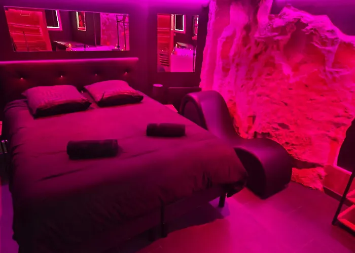 La Cachette Secrete - Maison Romantique Avec Balneo Et Sauna Privatif A En Normandie Vila Caen