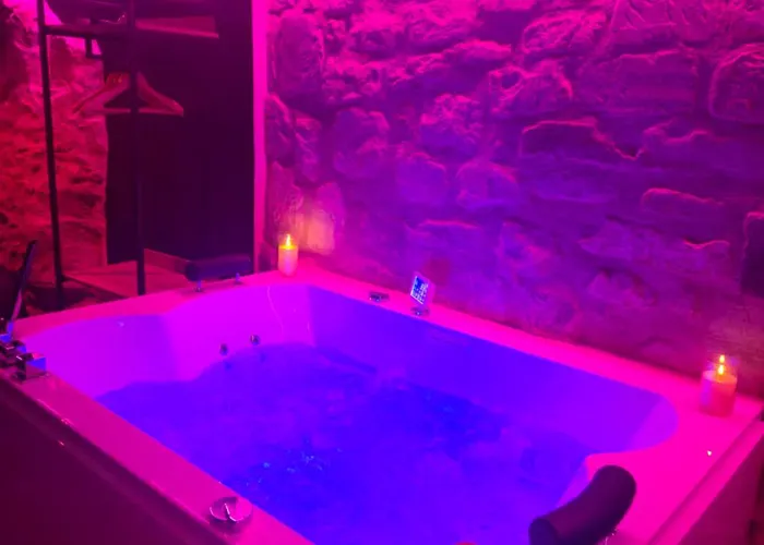 Vila La Cachette Secrete - Maison Romantique Avec Balneo Et Sauna Privatif A En Normandie *